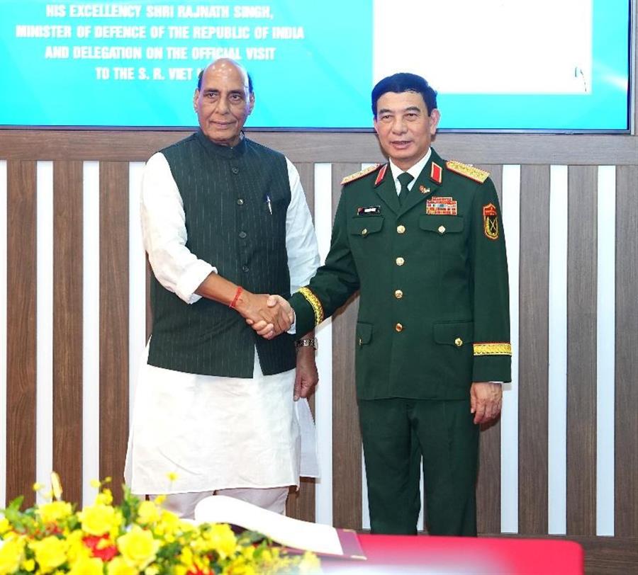 Rajnath Singh and Vietnam’s Deputy PM & Defence Minister General Phan Van Giang hold bilateral talks in Hanoi